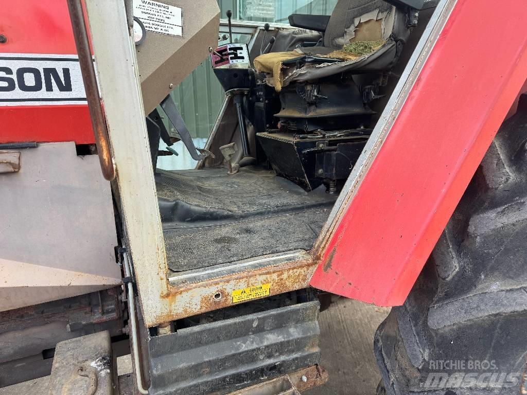 Massey Ferguson 2720 Tractors