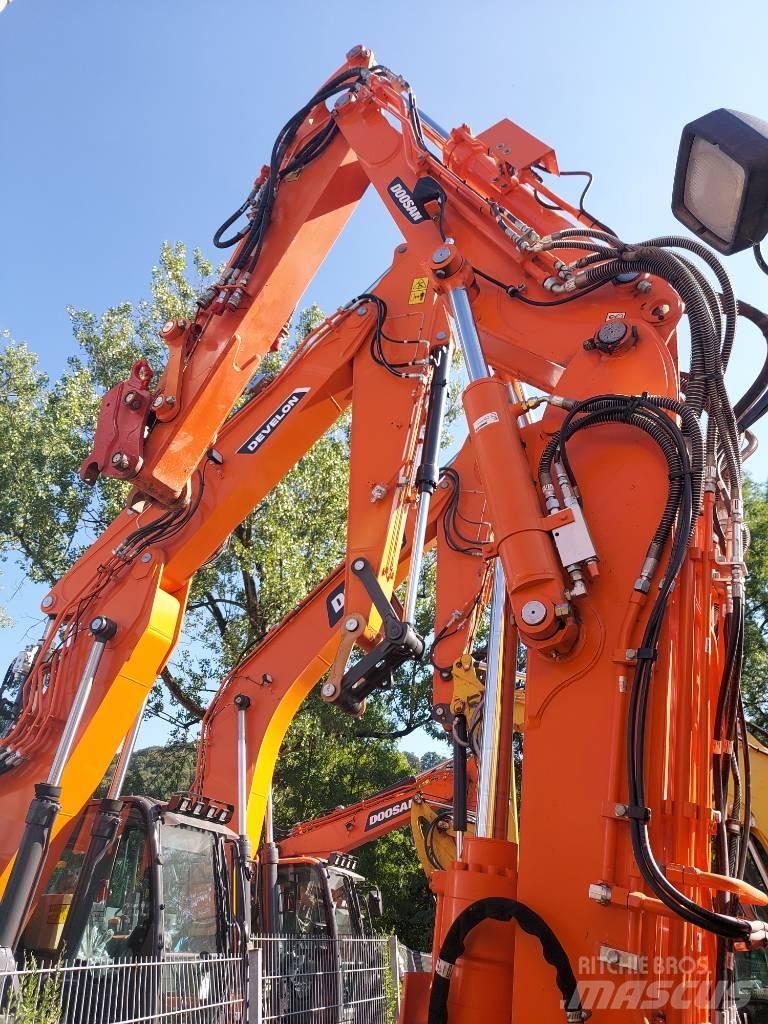 Develon DX 85 R-3 Midi excavators  7t - 12t