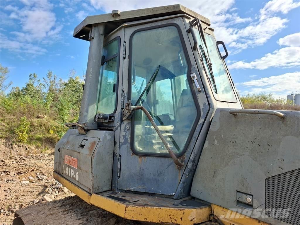 Komatsu D41P-6 Construction - Others