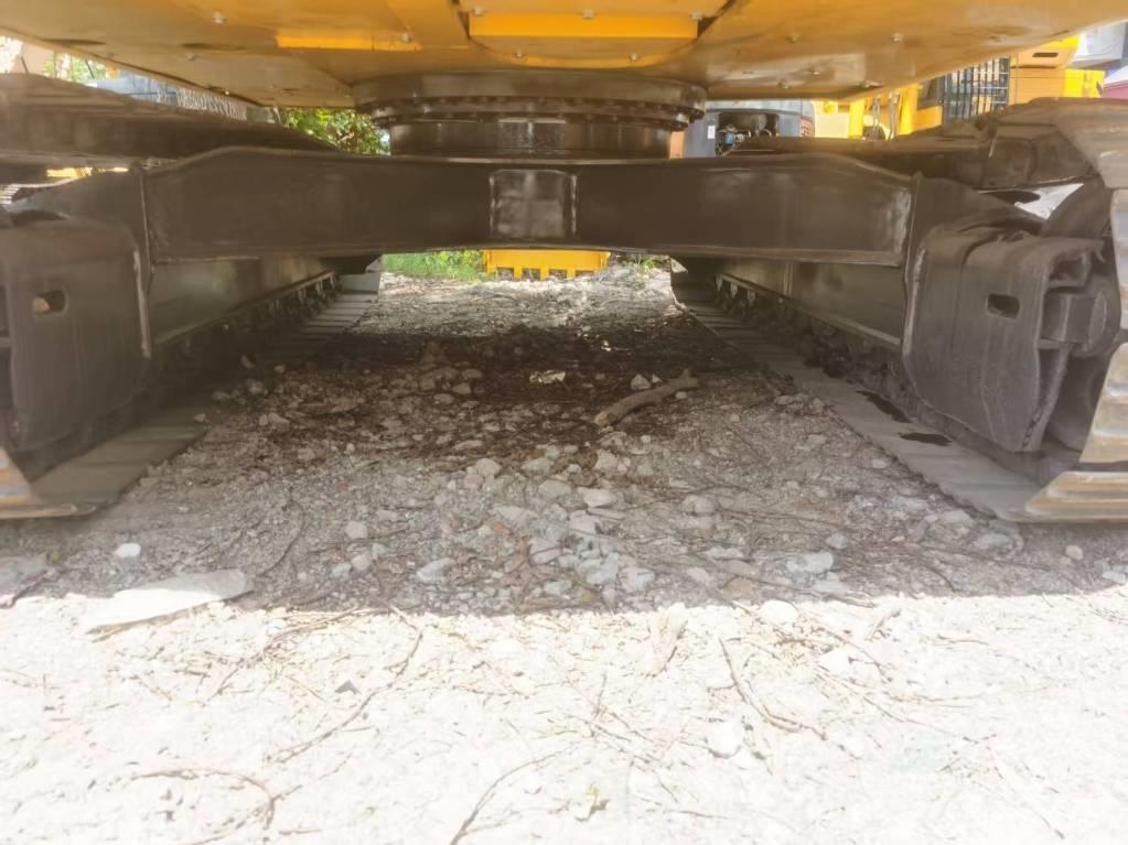 Komatsu PC 130 Crawler excavators