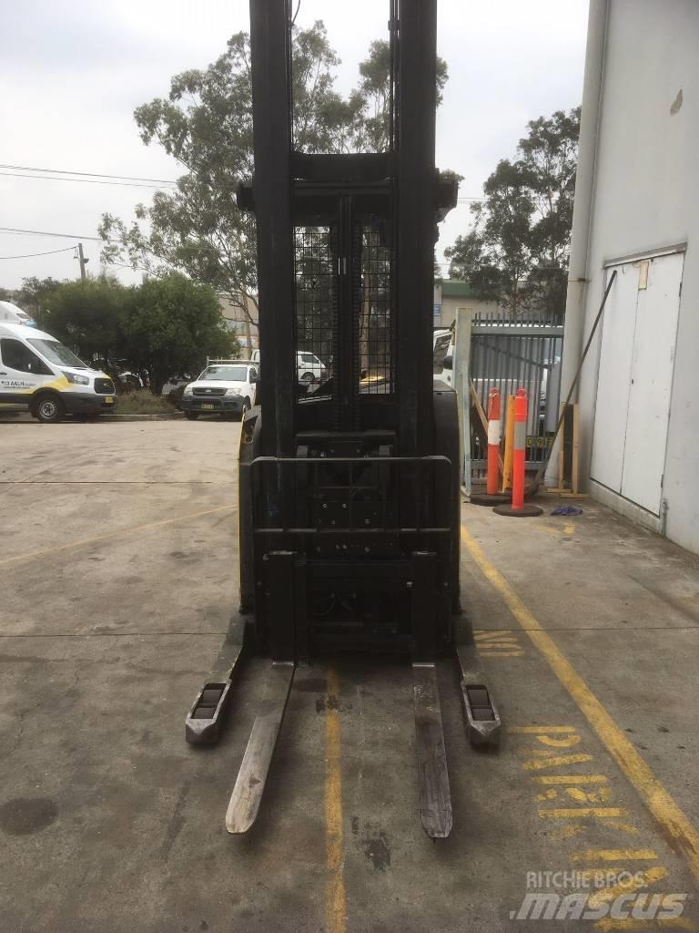 Hyster N35ZDR Reach trucks