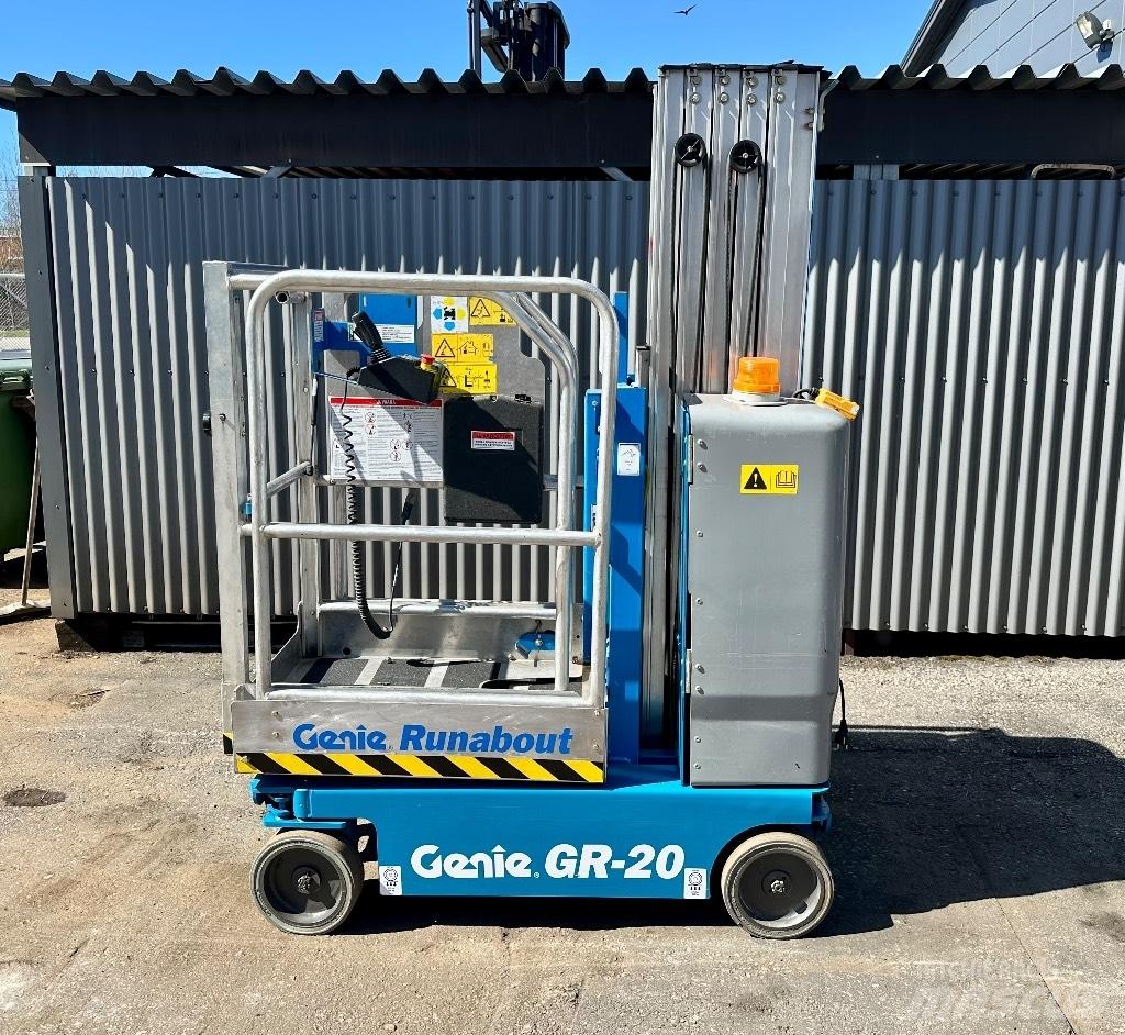 Genie GR 20 Vertical mast lifts