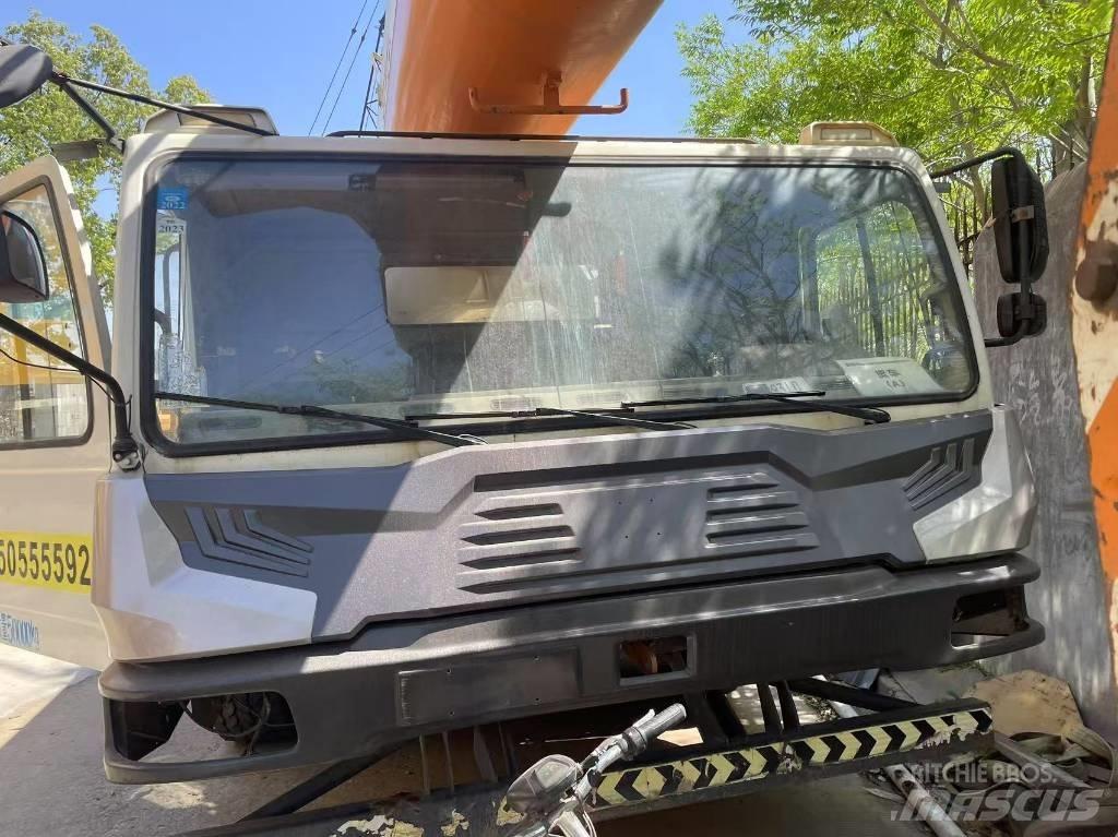 Zoomlion ZTV550 All terrain cranes
