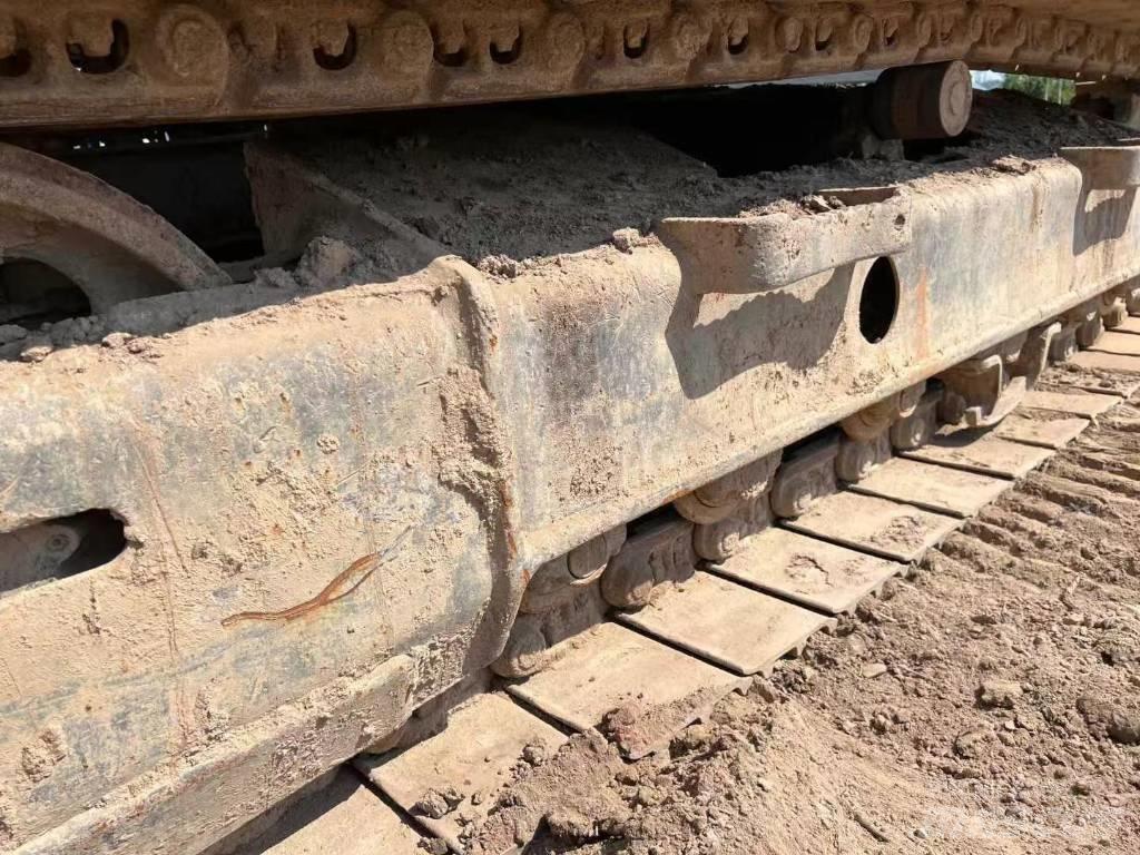 Komatsu PC 130 Crawler excavators