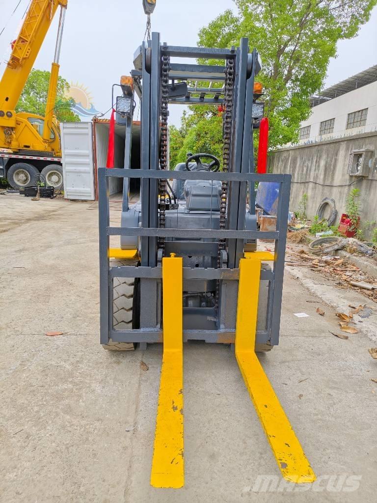 Komatsu FD30 Diesel trucks