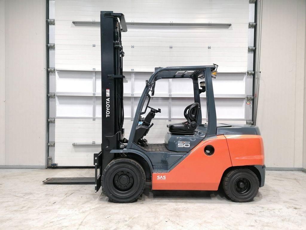 Toyota 40-8FD50N Diesel trucks