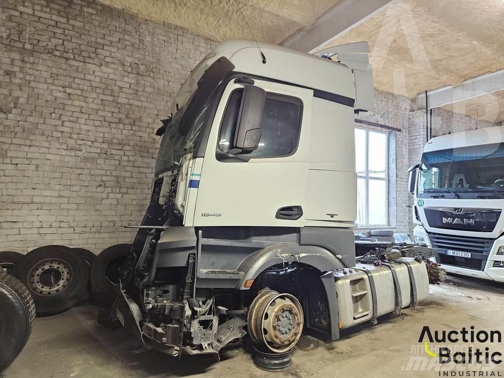 Mercedes-Benz 1845 Tractor Units