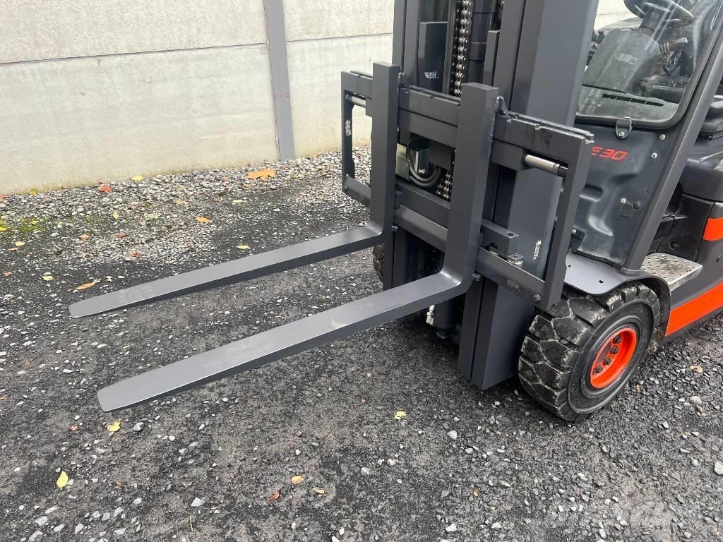 Linde E30L-01 Electric forklift trucks