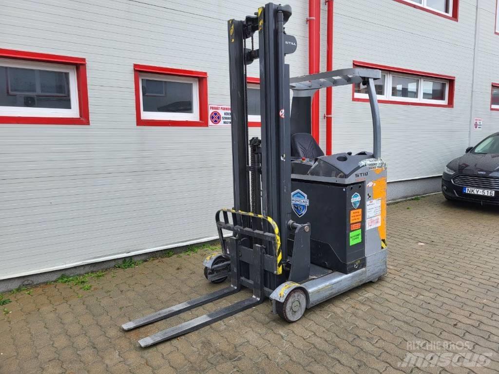Still FMX 12 Reach trucks