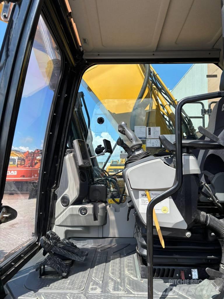 CAT 330FL Crawler excavators