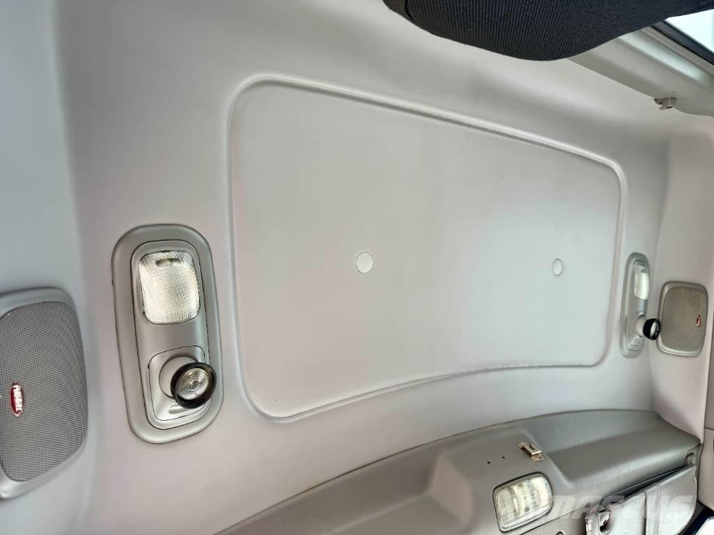 Peterbilt 367 Tractor Units