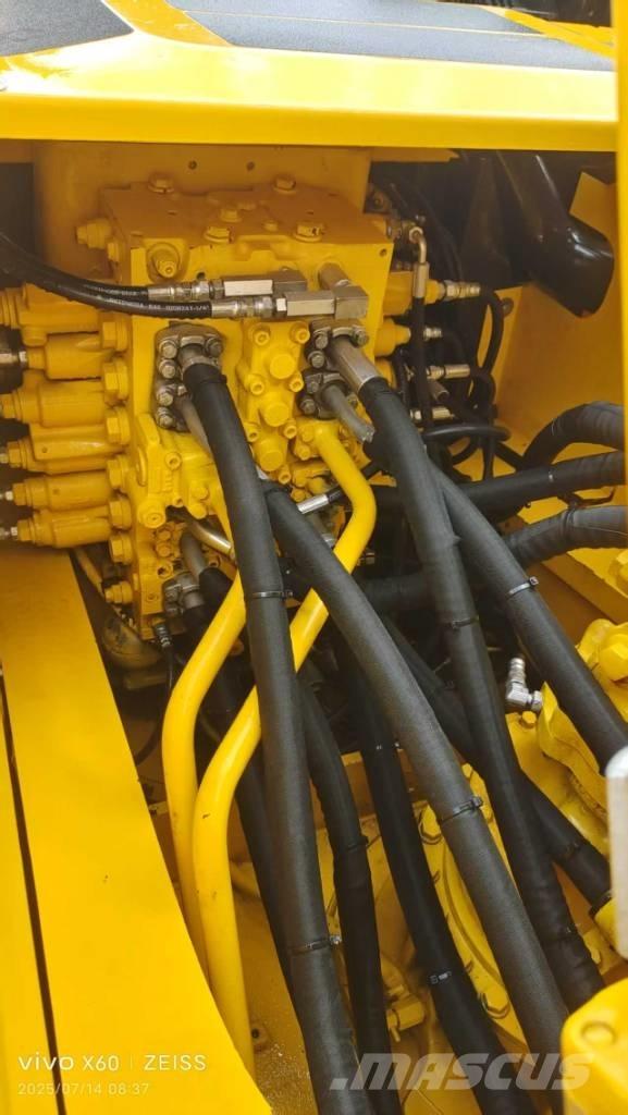 Komatsu PC 220-7 Crawler excavators