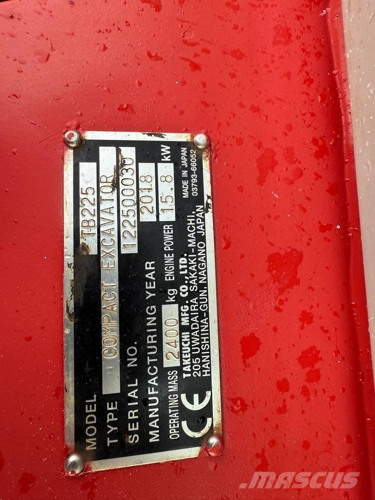 Takeuchi TB 225 Mini excavators < 7t (Mini diggers)