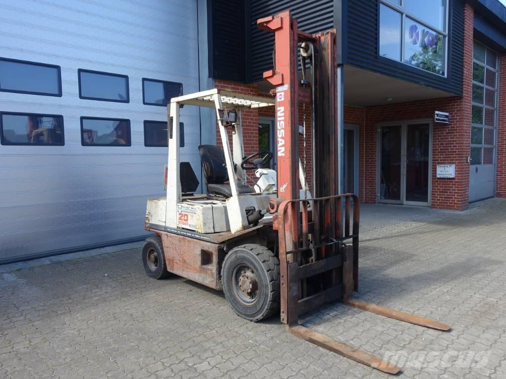 Nissan EH 02 A 20U Diesel trucks