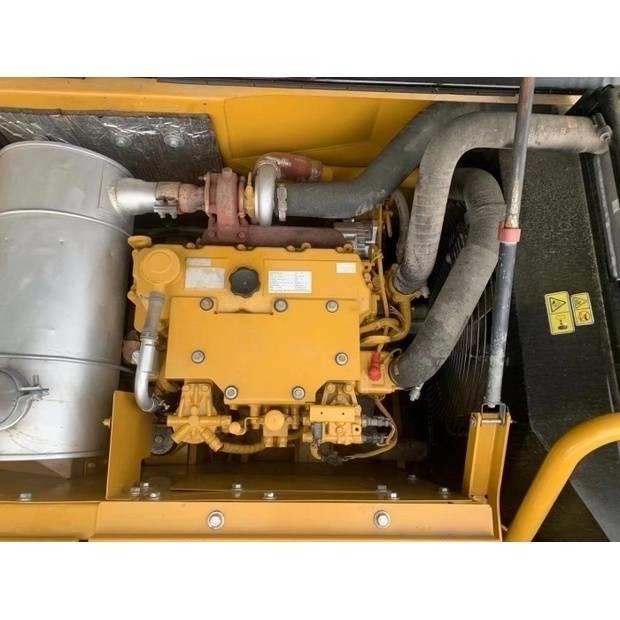 CAT 318d2 Crawler excavators