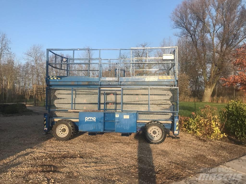 SkyJack 111 Scissor lifts