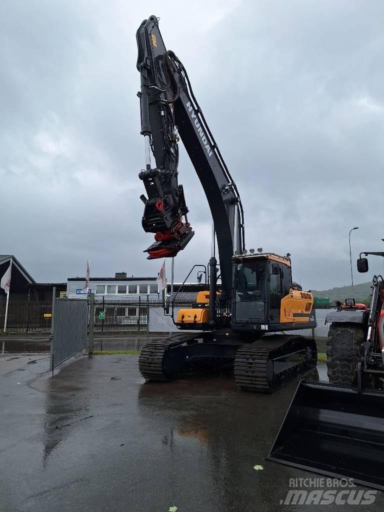 Hyundai HX 300 AL Crawler excavators