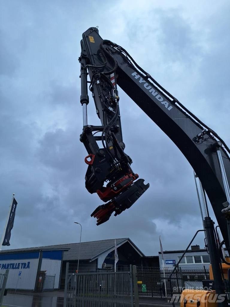 Hyundai HX 300 AL Crawler excavators