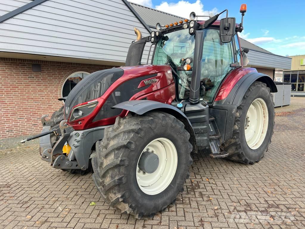 Valtra T 174 Versu Tractors