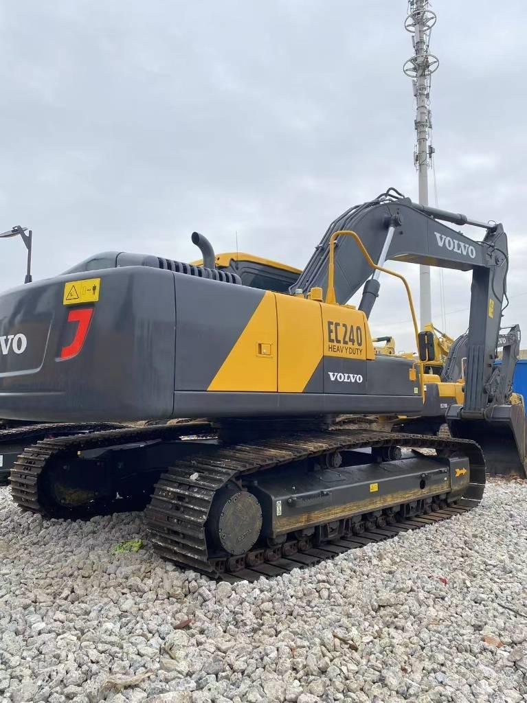 Volvo 240D Crawler excavators