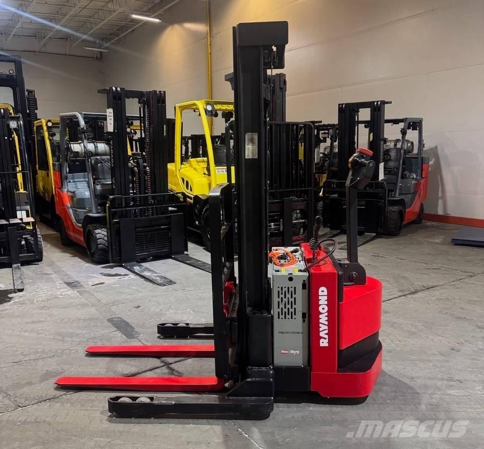 Raymond RSS40 Self propelled stackers