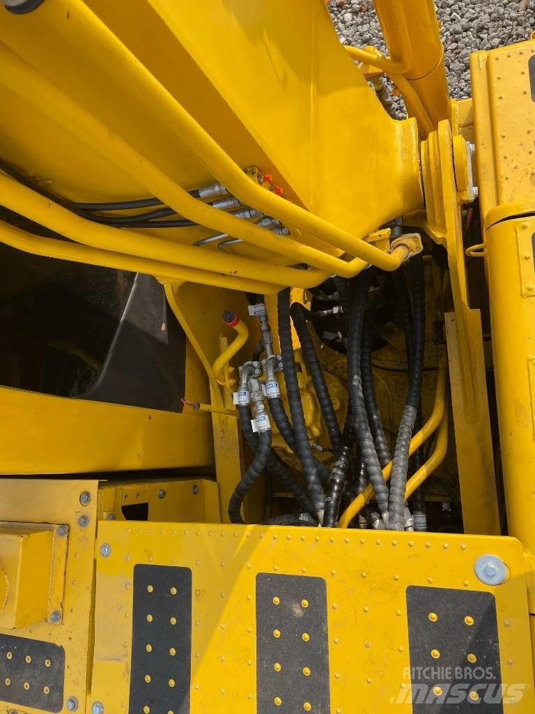 Komatsu PC 200-8 Crawler excavators