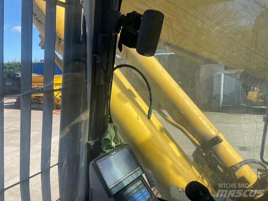 Komatsu PC490LC -10 Crawler excavators