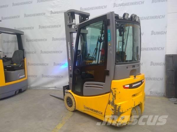 Jungheinrich EFG 215 Electric forklift trucks