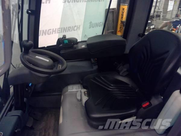 Jungheinrich EFG 215 Electric forklift trucks