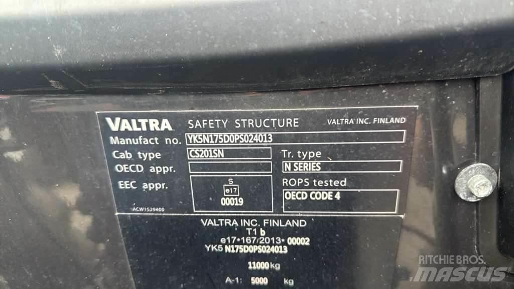 Valtra N175 Tractors