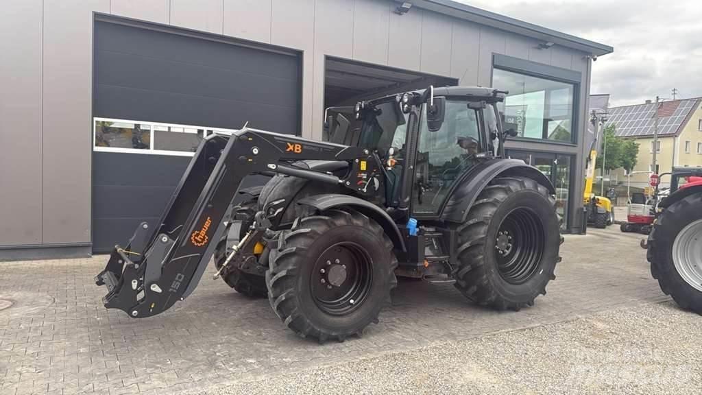 Valtra N175 Tractors