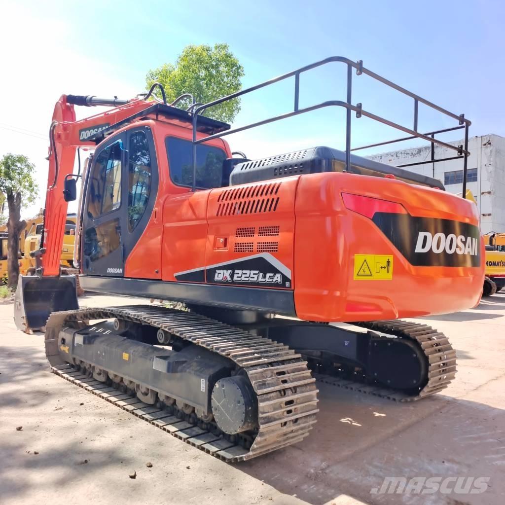 Doosan DX 225 LCA Crawler excavators