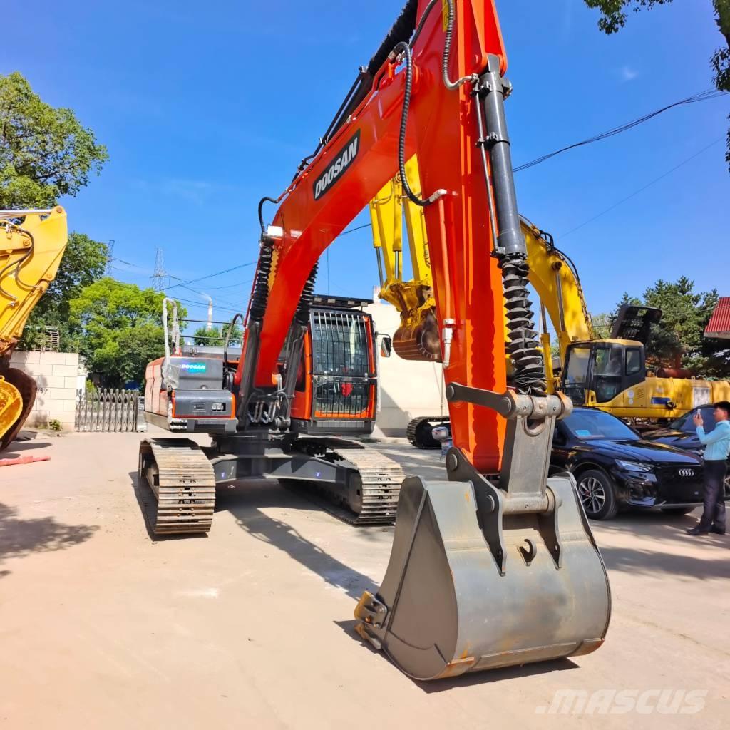 Doosan DX 225 LCA Crawler excavators