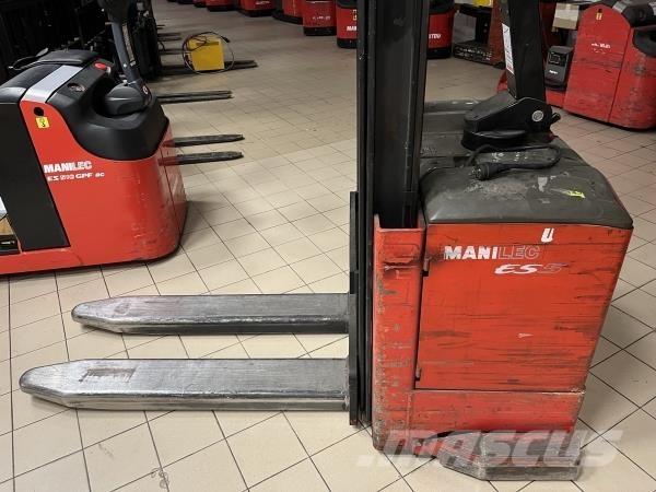 Manitou ES 513 Self propelled stackers