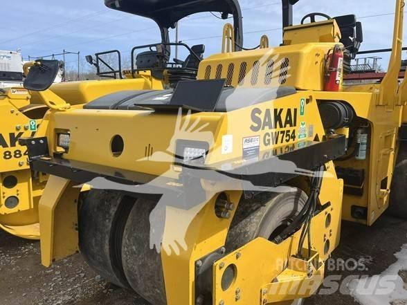 Sakai GW754 Pneumatic tired rollers