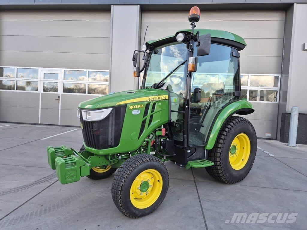 John Deere 3039R Tractors