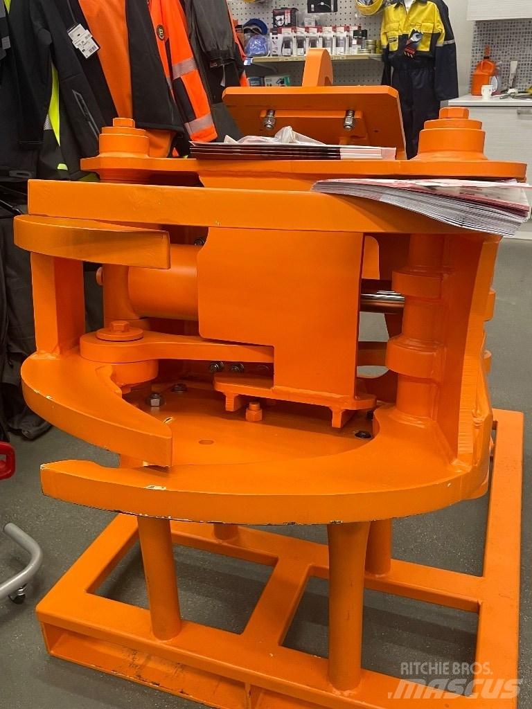 Axer 650 Cranes and loaders