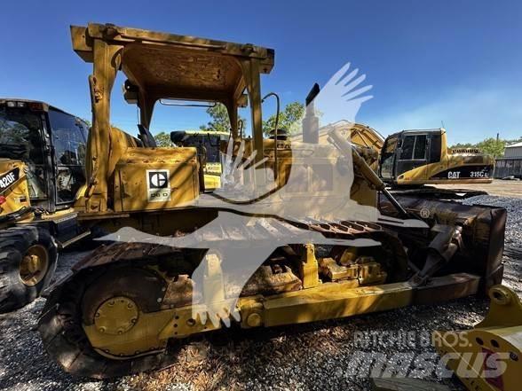 CAT D6D Crawler dozers