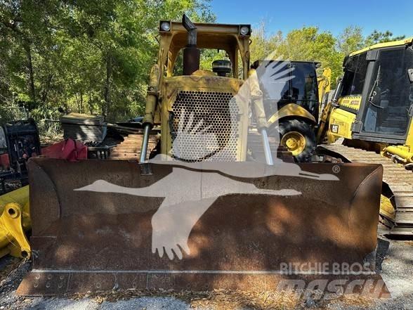 CAT D6D Crawler dozers