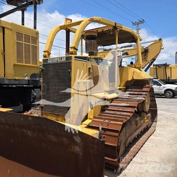 CAT D6M Crawler dozers