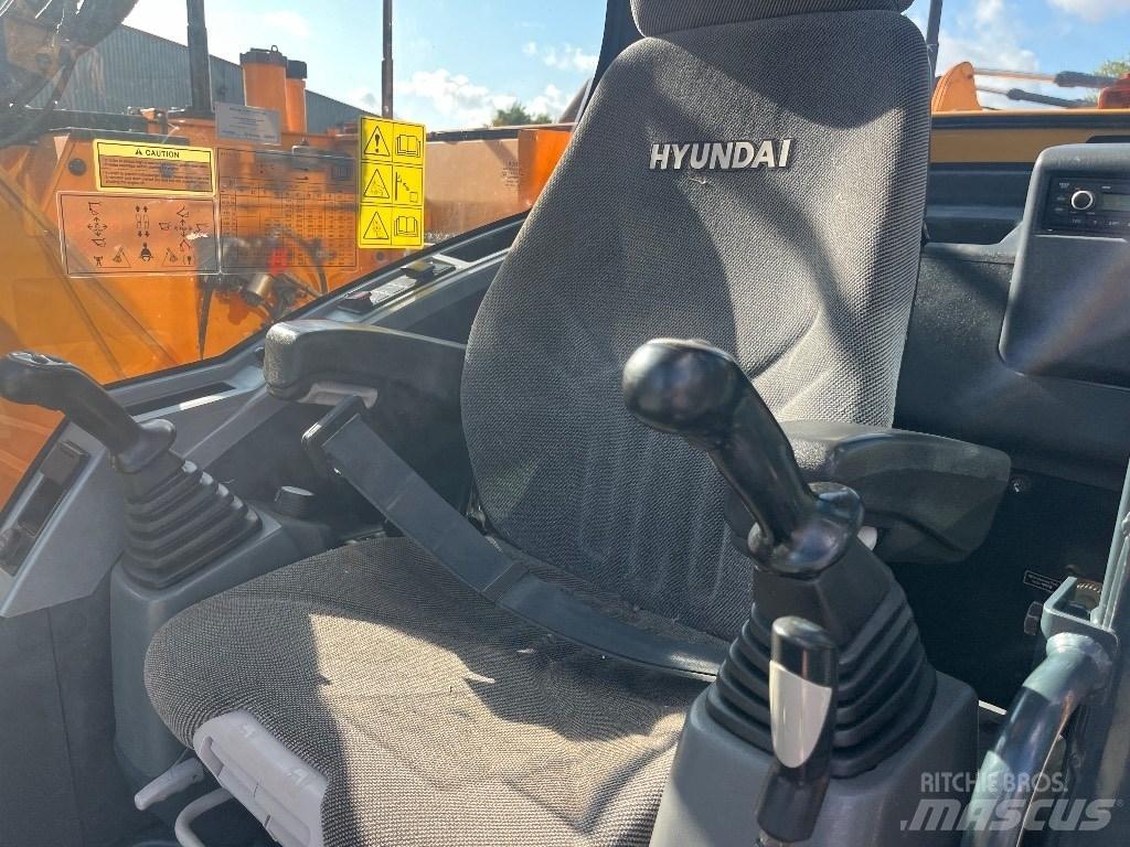 Hyundai HX130LCR Crawler excavators