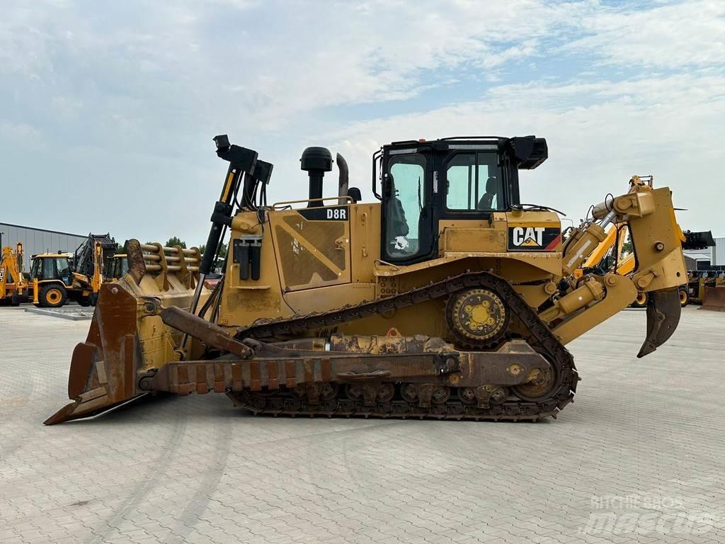 CAT D8R Crawler dozers