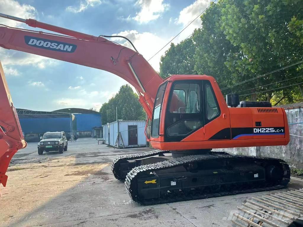 Doosan 225 Crawler excavators