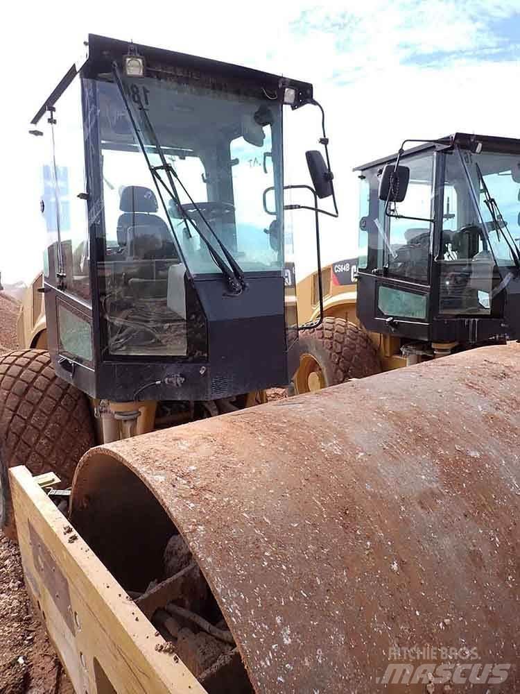 CAT CS64B Plate compactors
