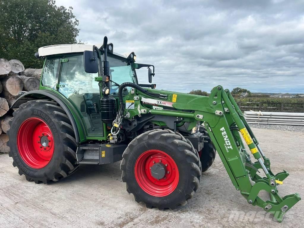 Fendt 211 Vario Tractors