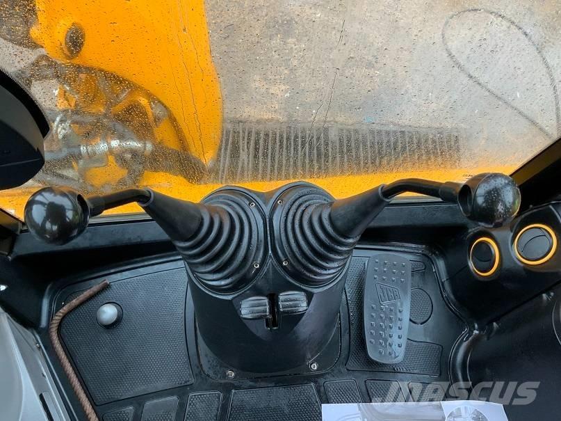 JCB 3 CX Backhoe loaders