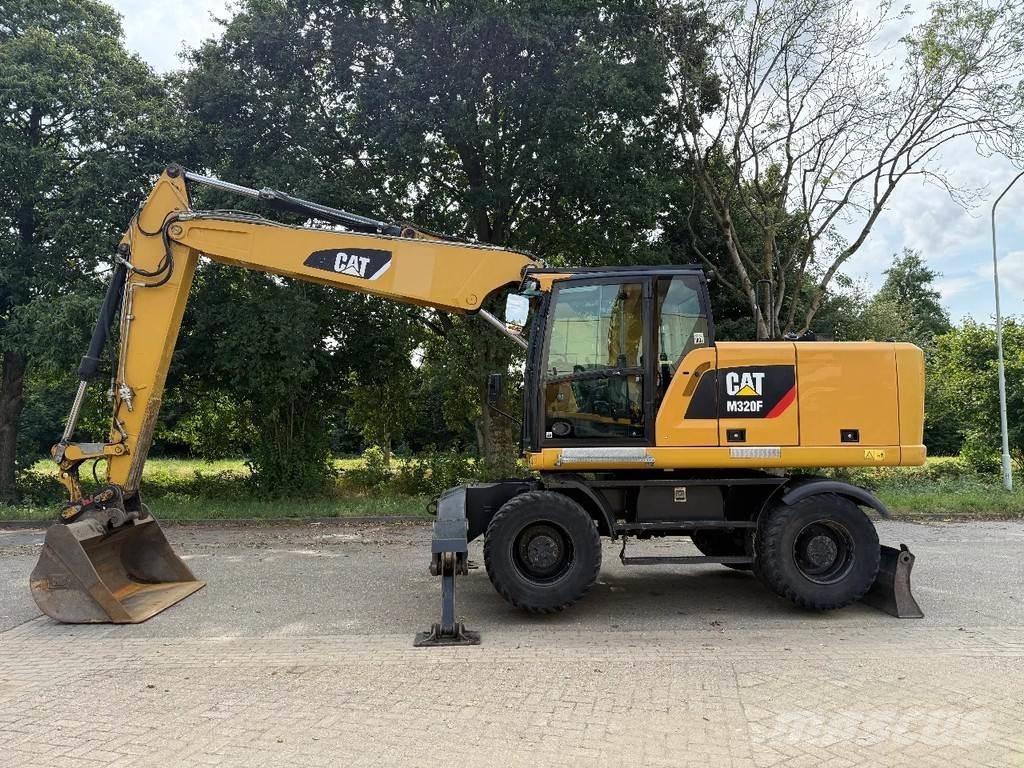 CAT M320F Wheeled excavators