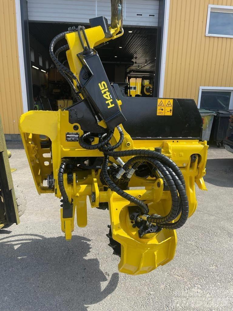 John Deere H 415 Harvester heads