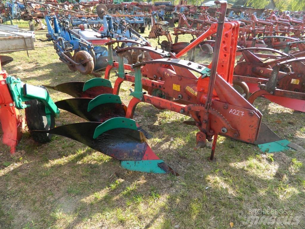 Kverneland 3 Conventional ploughs