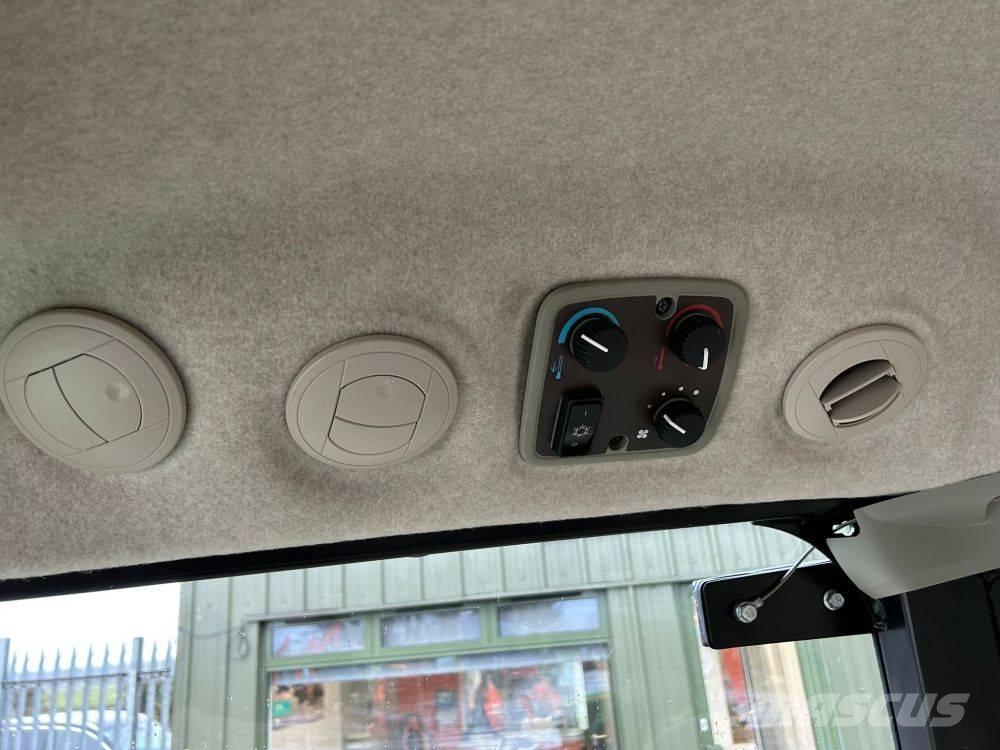 John Deere 4049 R Compact tractors